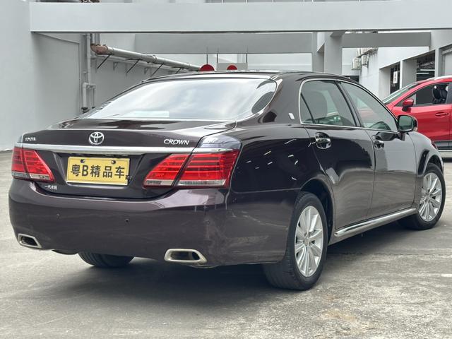 Toyota Crown 2012 2.5L Royal Leather – фото 3