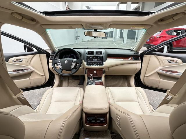 Toyota Crown 2012 2.5L Royal Leather – фото 8