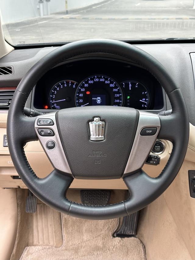 Toyota Crown 2012 2.5L Royal Leather – фото 16