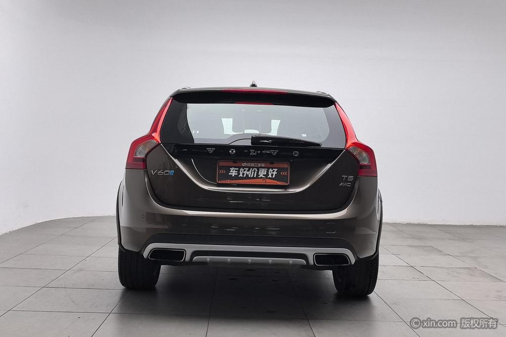 Volvo V60 2017 модификация Cross Country T5 AWD National V – фото 3
