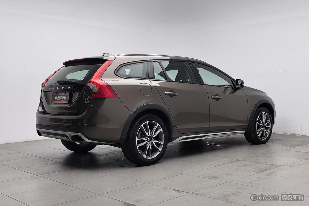 Volvo V60 2017 модификация Cross Country T5 AWD National V – фото 4
