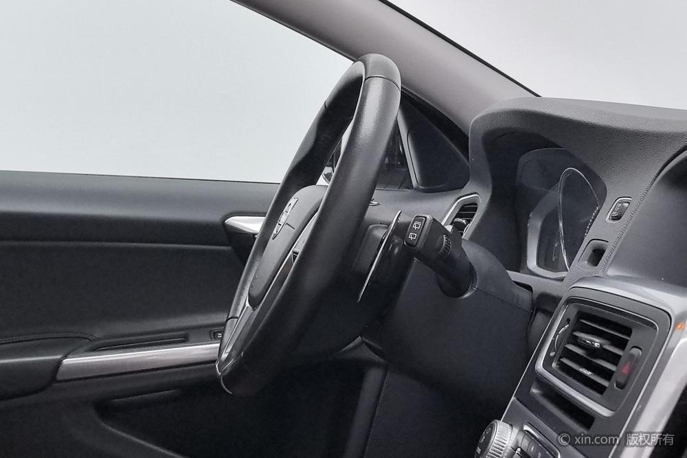 Volvo V60 2017 модификация Cross Country T5 AWD National V – фото 9