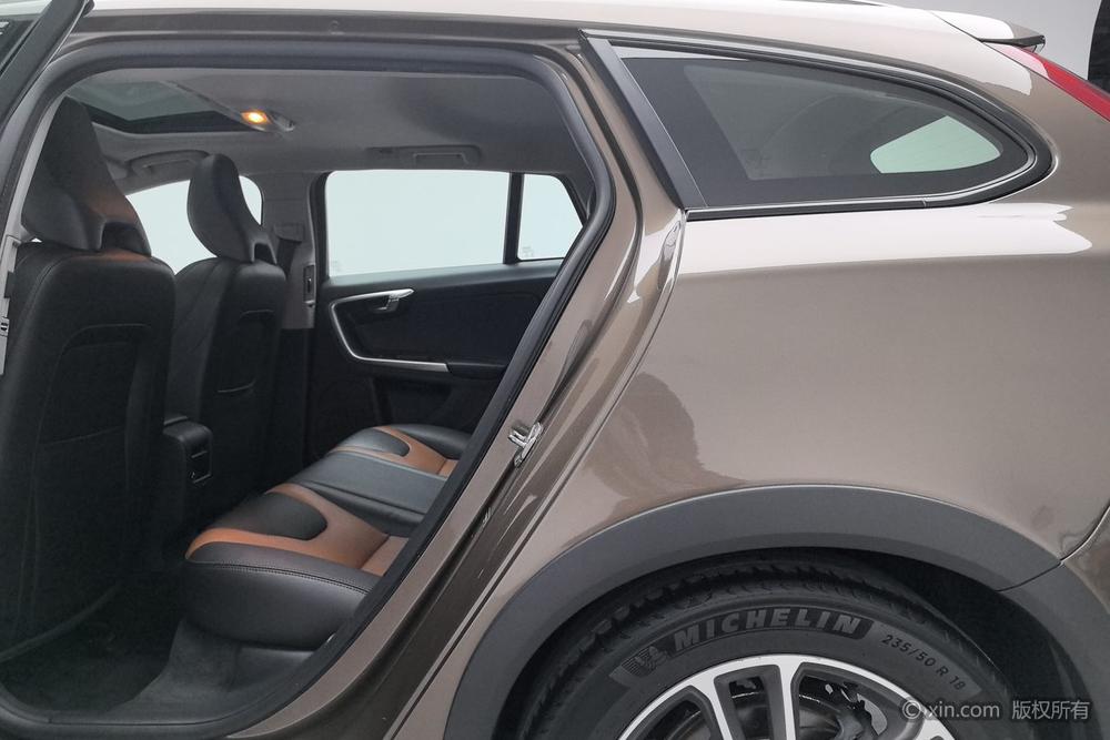 Volvo V60 2017 модификация Cross Country T5 AWD National V – фото 19