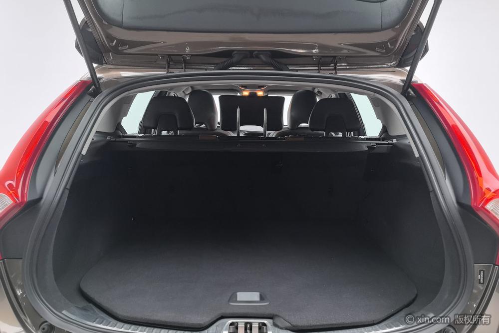 Volvo V60 2017 модификация Cross Country T5 AWD National V – фото 23