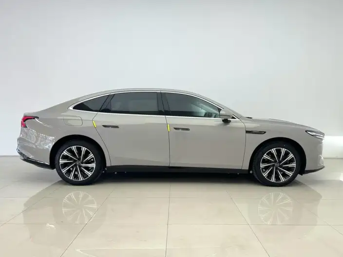 Hongqi H7 PHEV 2026 Model 210 4WD Smart Hybrid Edition – фото 8