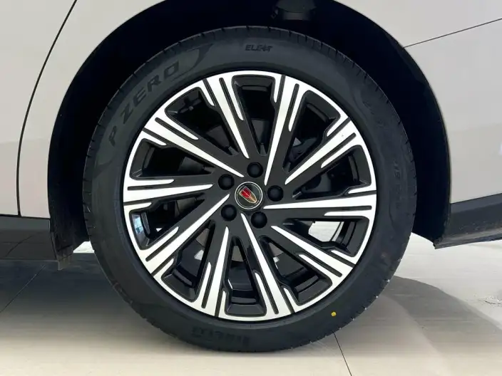 Hongqi H7 PHEV 2026 Model 210 4WD Smart Hybrid Edition – фото 9