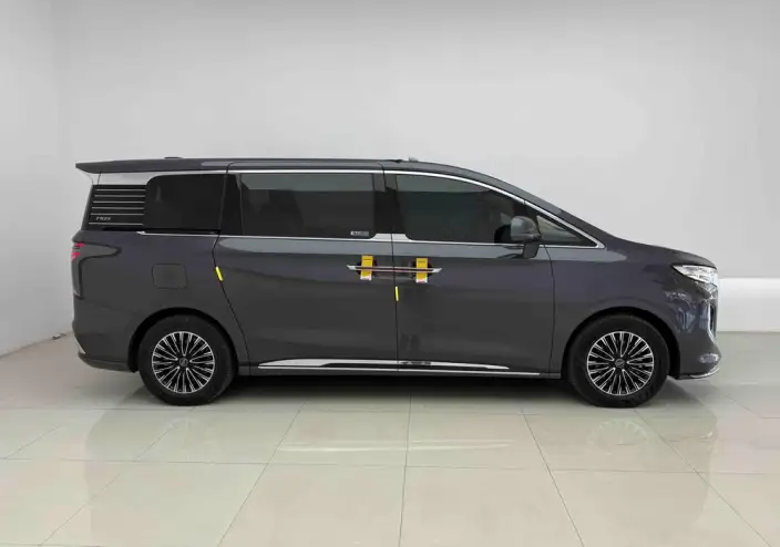 HONGQI HQ9 PHEV 2026 Model 4WD Premium Edition – фото 8
