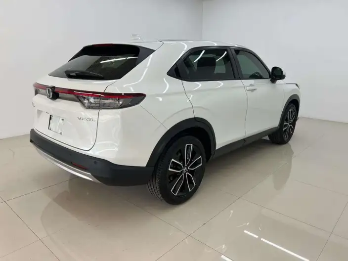 Honda Vezel 2023 Model 1.5L CVT Deluxe Edition – фото 6