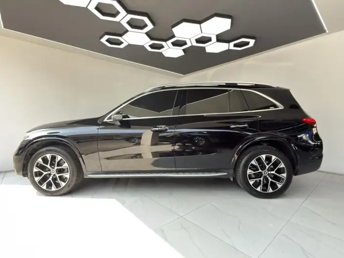Mercedes-Benz GLC 2024 Model GLC 260 L 4MATIC Luxury Model 5 seat – фото 3