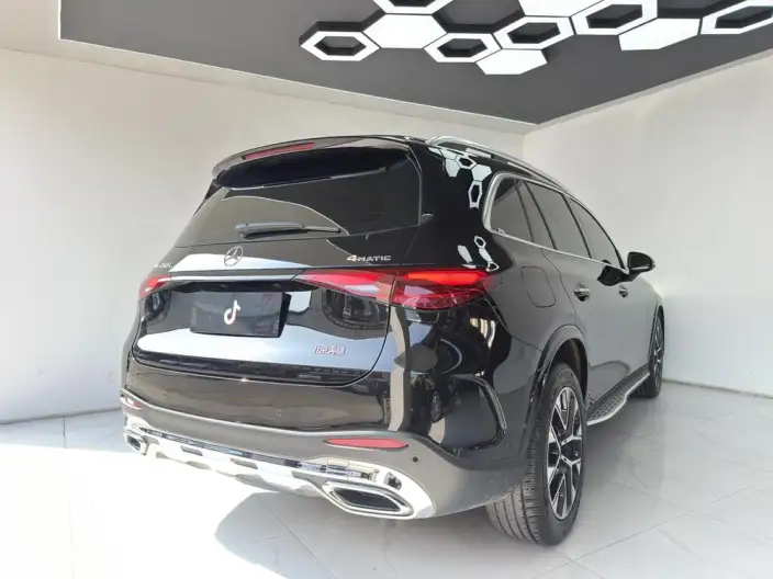 Mercedes-Benz GLC 2024 Model GLC 260 L 4MATIC Luxury Model 5 seat – фото 5