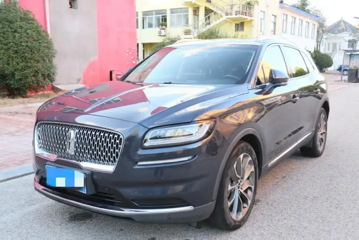 Nautilus 2021 Model 2.0T 4WD Exclusive Edition – фото 1