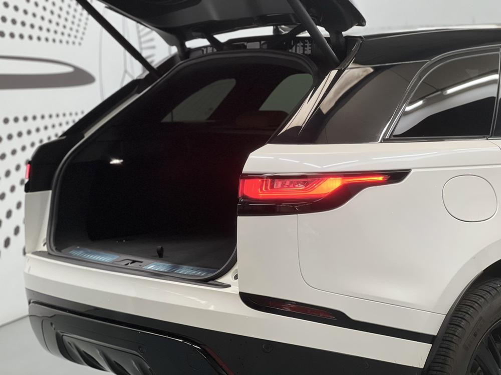 Range Rover Velar 2022 250PS Luster Gold Collection – фото 3