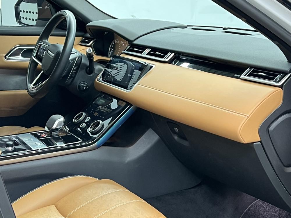 Range Rover Velar 2022 250PS Luster Gold Collection – фото 6