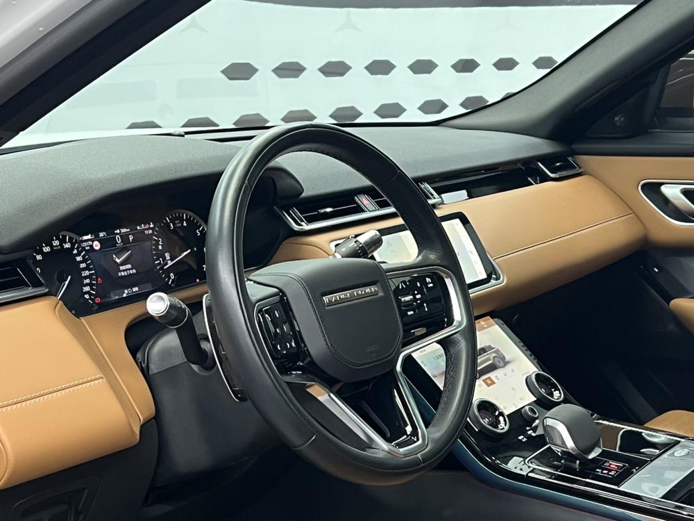 Range Rover Velar 2022 250PS Luster Gold Collection – фото 8