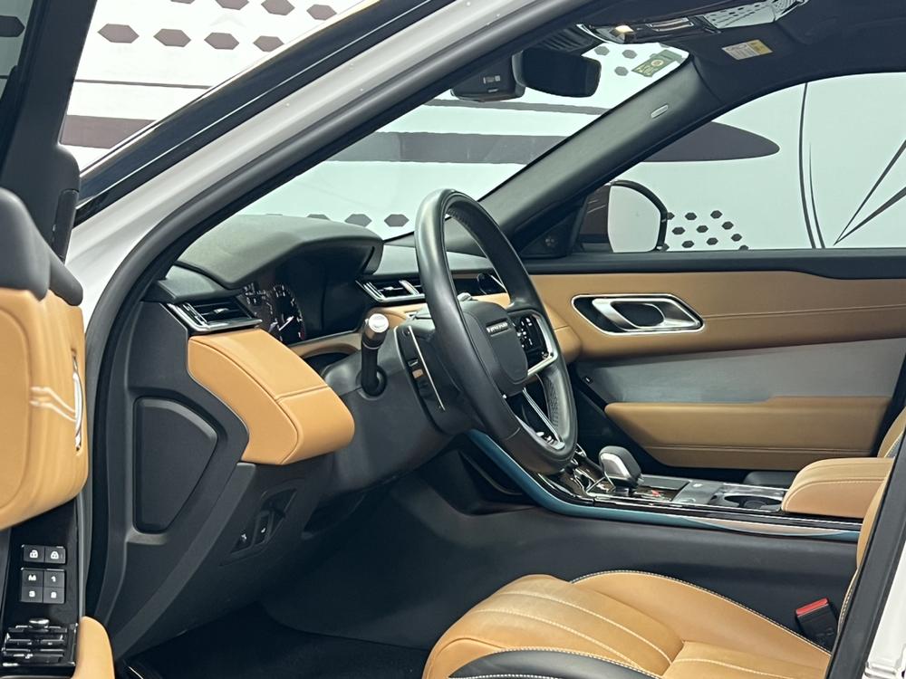 Range Rover Velar 2022 250PS Luster Gold Collection – фото 9