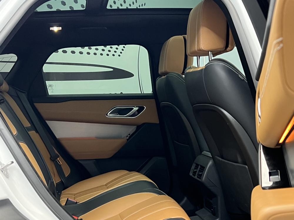 Range Rover Velar 2022 250PS Luster Gold Collection – фото 12
