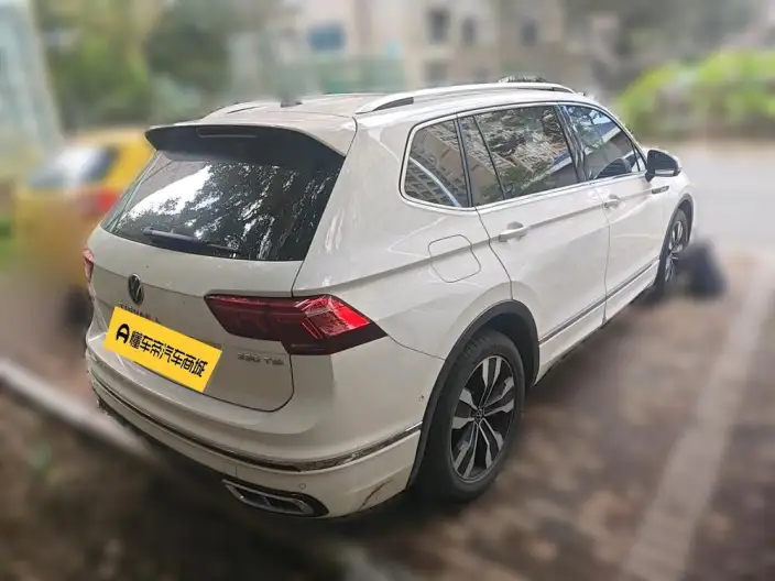 Volkswagen Tiguan L 2022 Model 330TSI Automatic 2WD R-Line Enjoy the version more – фото 2