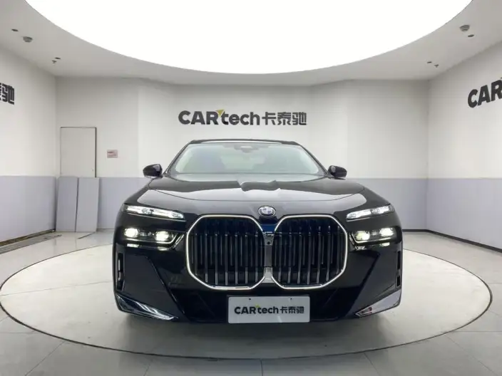 BMW 7 Series 2023 Model 735Li M Sports Set – фото 2