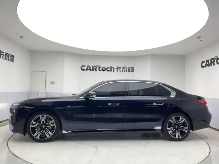 BMW 7 Series 2023 Model 735Li M Sports Set – фото 4