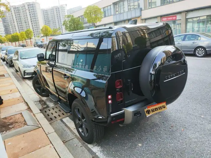 Land Rover Defender 2024 Model 110 3.0T P400 X-Dynamic HSE