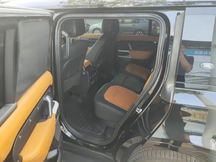Land Rover Defender 2024 Model 110 3.0T P400 X-Dynamic HSE – фото 8