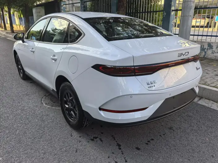 BYD Qin PLUS DM 2026 Model DM-i 128KM Enterprising Model – фото 4