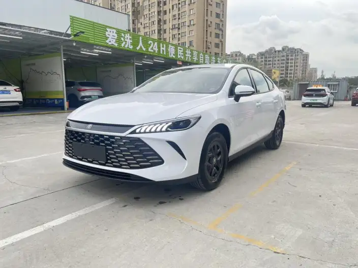 BYD Qin PLUS DM 2026 Model DM-i 128KM Enterprising Model – фото 1
