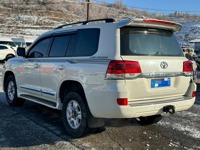 Land Cruiser 2010 модификация 4.0L автоматическое VX – фото 7