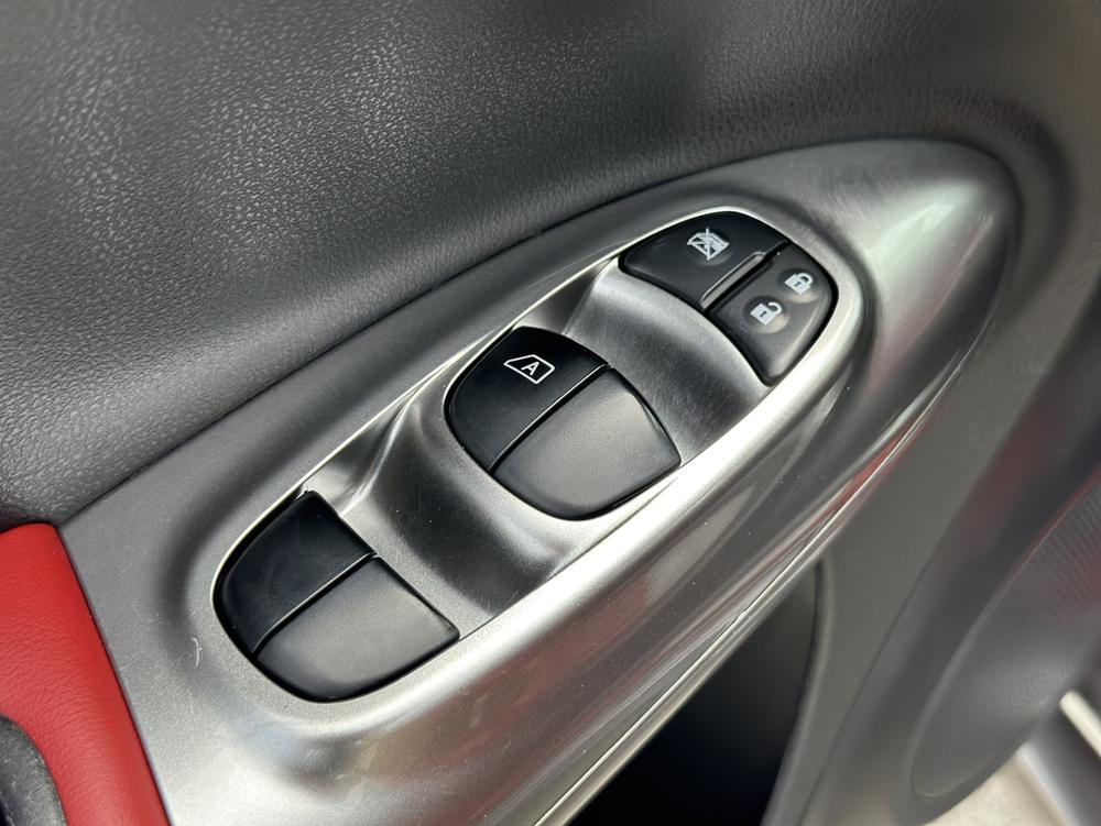 Infiniti ESQ 2014 1.6L Dynamic – фото 18
