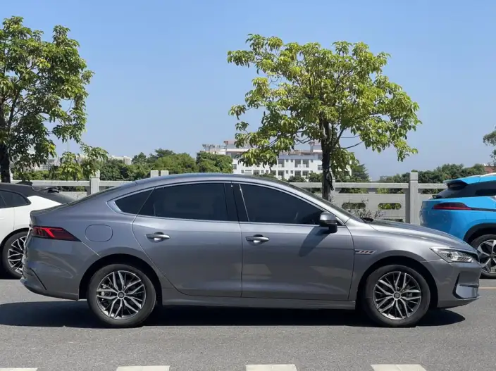 Qin Plus EV 2021 Model 400KM Luxury Model – фото 7