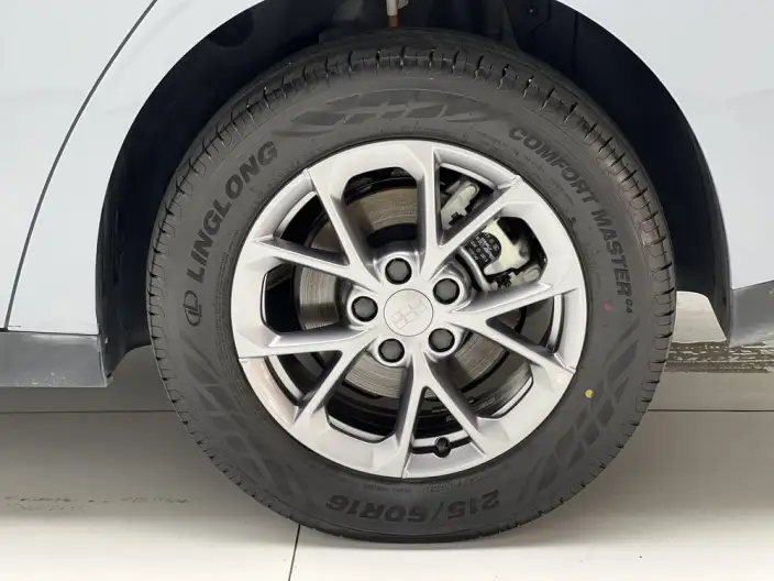 Geely Galaxy L6 2025 Model 1.5 EM-i DHT 60KM Voyage Edition – фото 9