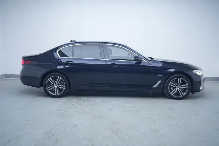 BMW 5 Series PHEV 2022 Model Facelift II 535Le Luxury Set – фото 8