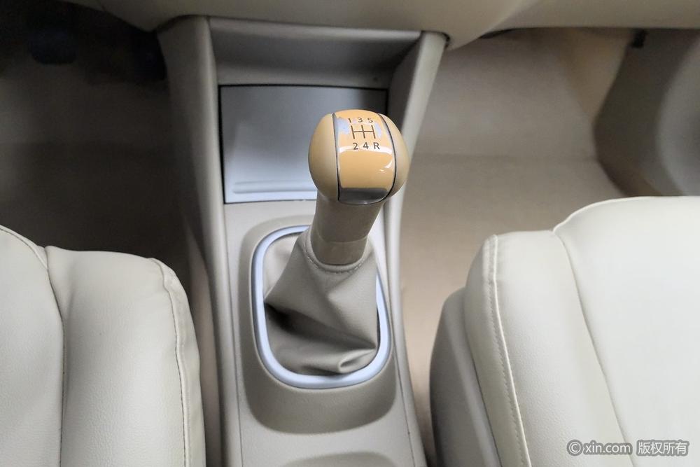 Nissan Sylphy 2012 Classic 1.6XE Manual Comfort – фото 14
