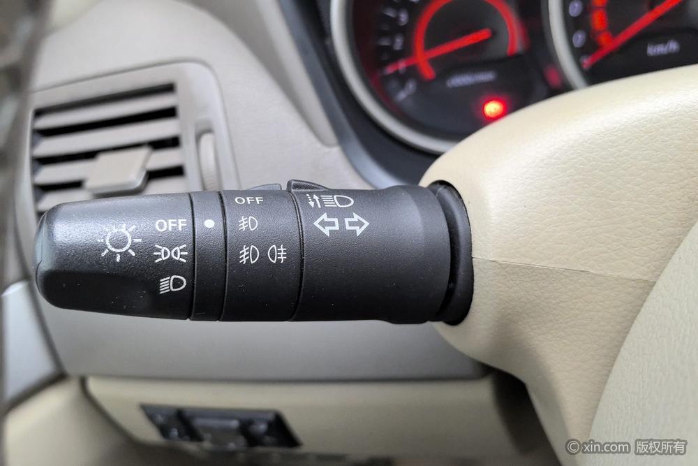 Nissan Sylphy 2012 Classic 1.6XE Manual Comfort – фото 15