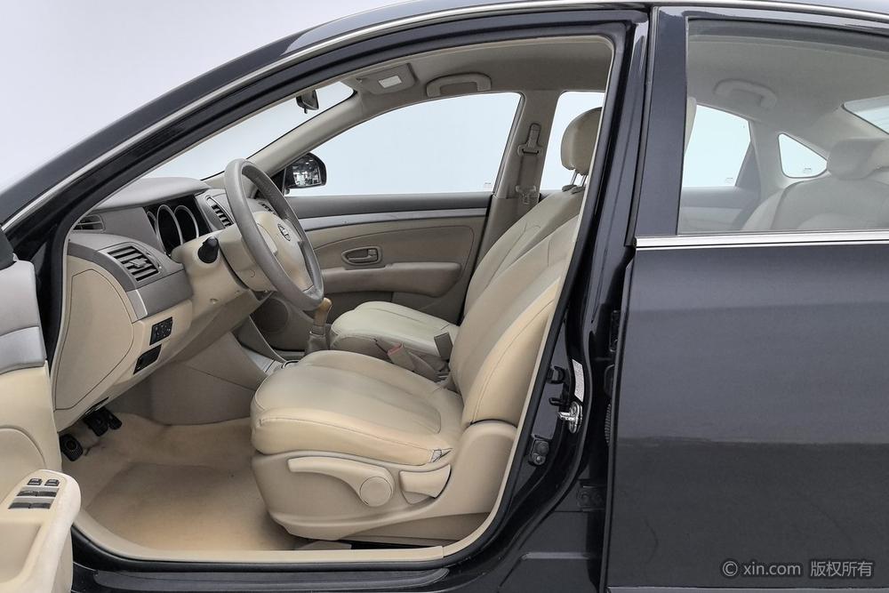 Nissan Sylphy 2012 Classic 1.6XE Manual Comfort – фото 17