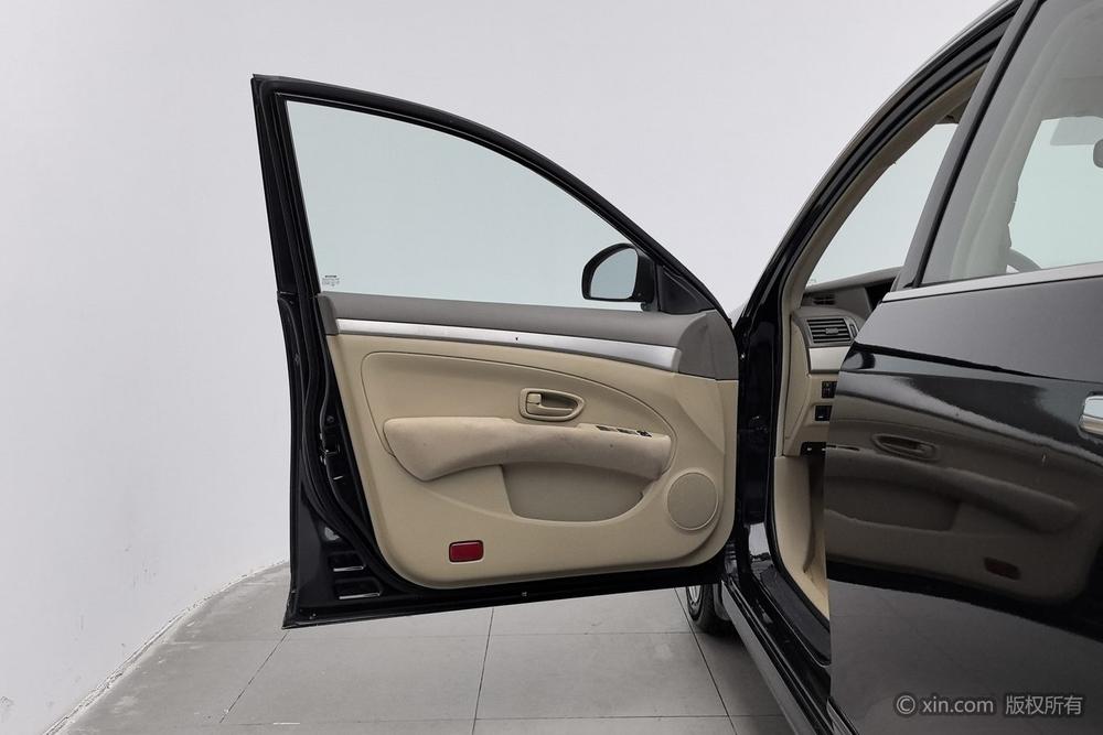 Nissan Sylphy 2012 Classic 1.6XE Manual Comfort – фото 21