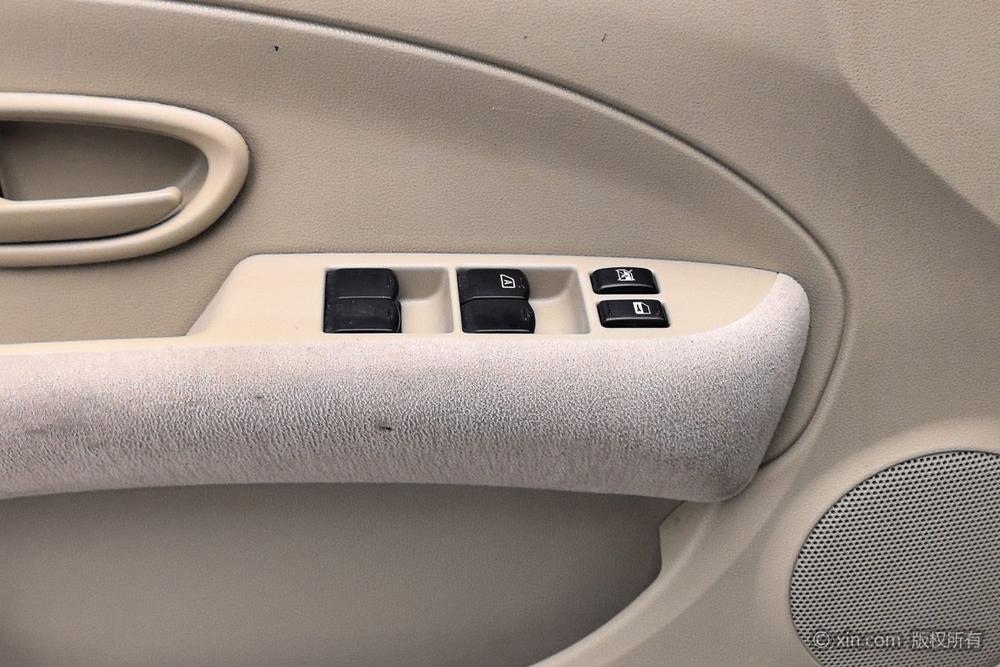 Nissan Sylphy 2012 Classic 1.6XE Manual Comfort – фото 22