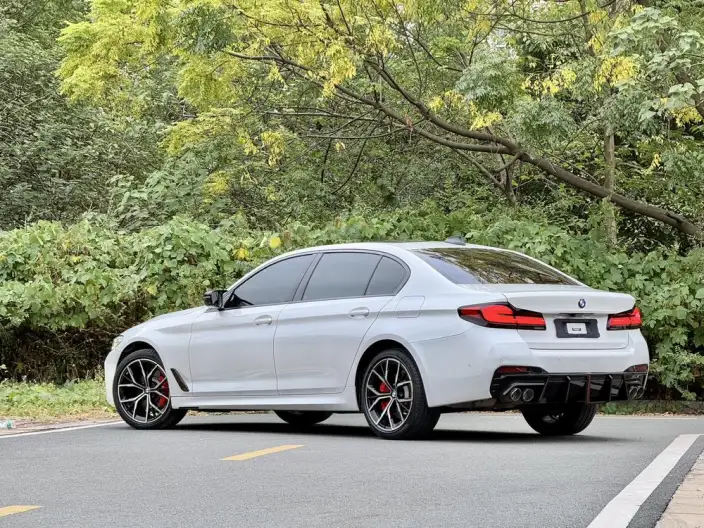 BMW 5 Series 2023 Model 530Li Exclusive Model M Sports Set – фото 4