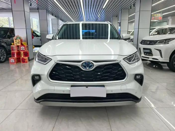 Toyota Highlander 2023 Model Hybrid 2.5L 4WD Premium Edition 7 seat – фото 2