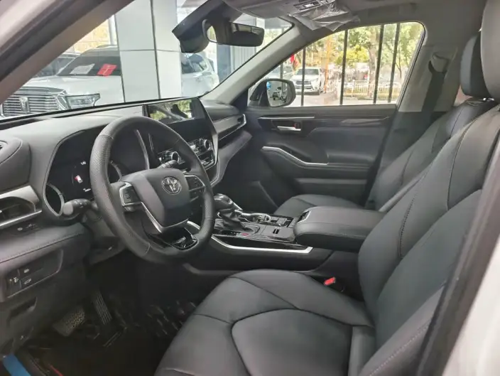 Toyota Highlander 2023 Model Hybrid 2.5L 4WD Premium Edition 7 seat – фото 10