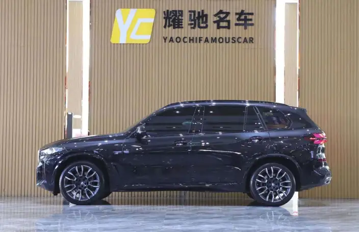 BMW X5 2025 Model xDrive40Li M Sports Night Set – фото 3