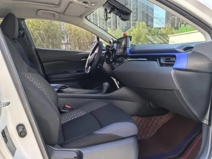 Toyota C-HR 2022 Model 2.0L Leading version – фото 8