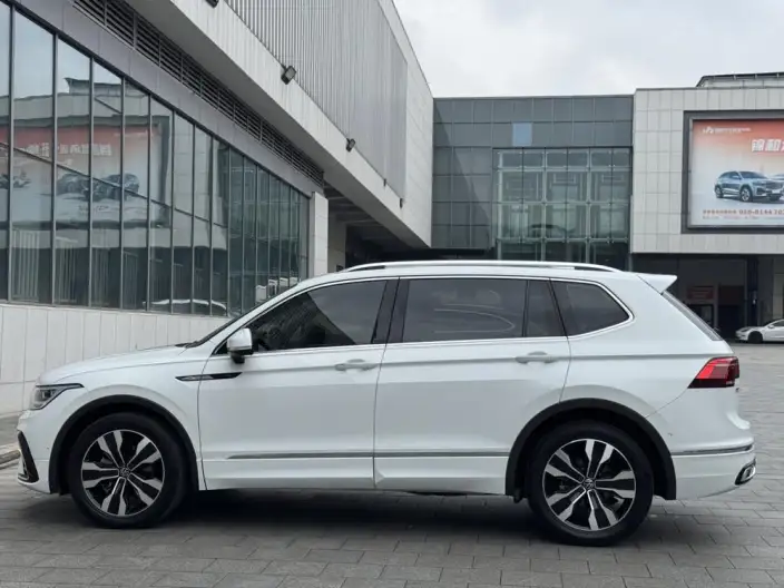 Volkswagen Tiguan L 2023 Model 330TSI 2WD R-Line Enjoy the version more – фото 4