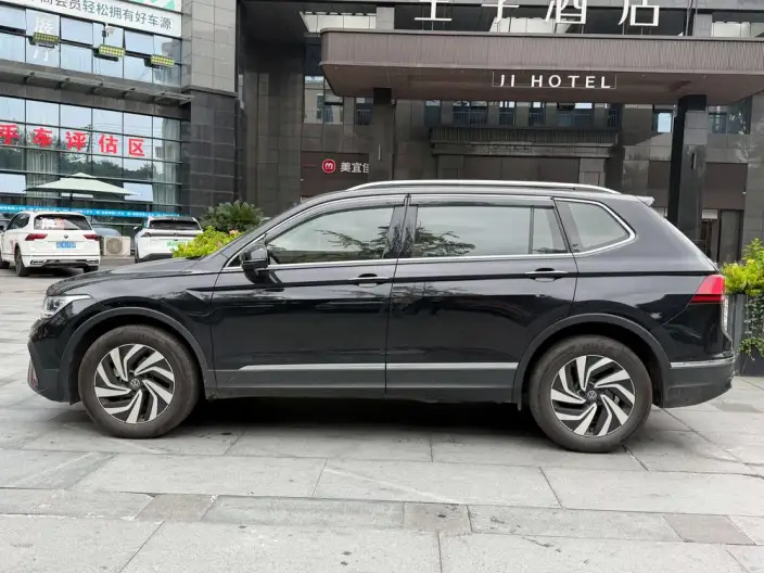 Volkswagen Tiguan L 2024 Model 300TSI 2WD Smart Edition – фото 3