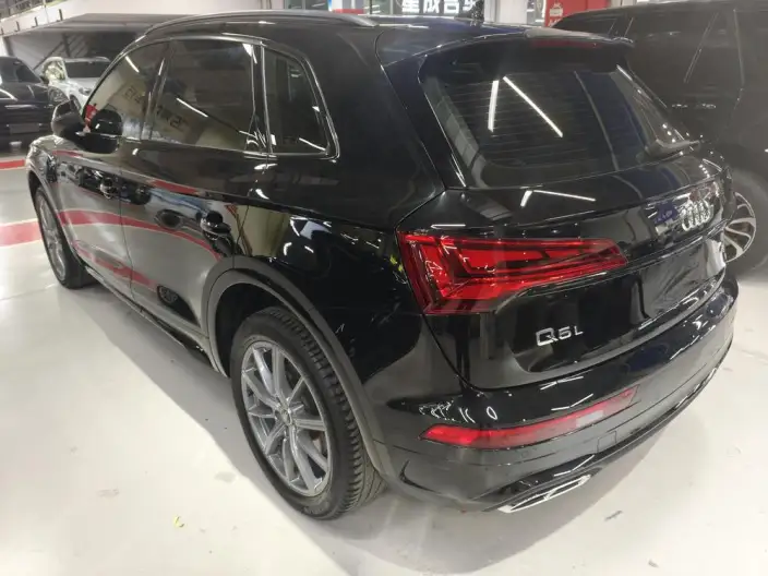 Audi Q5L 2023 Model 40T Luxury Dynamic Model – фото 4