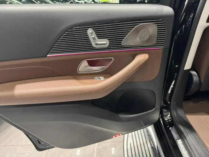 Mercedes-Benz GLS 2026 Model GLS 450 4MATIC Dynamic Model – фото 9