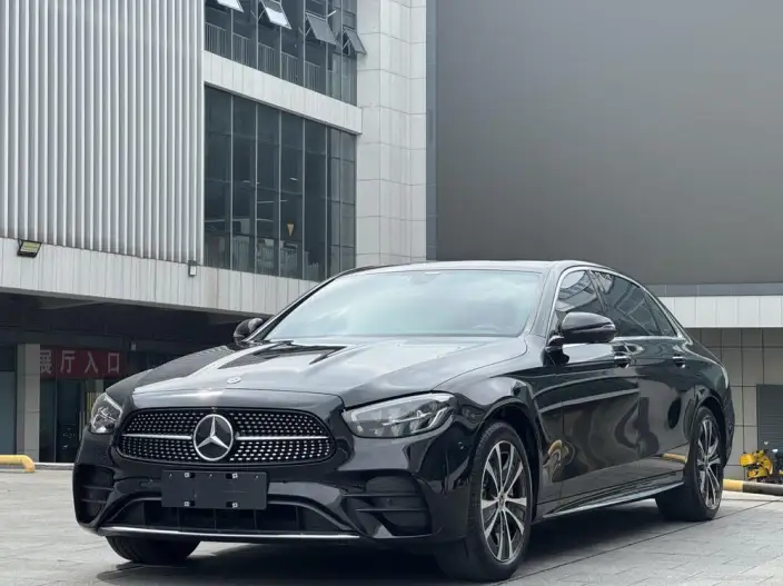 Mercedes-Benz E-Class PHEV 2022 Model E 350 e L sedan – фото 1