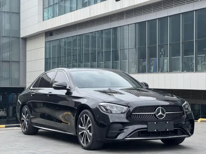 Mercedes-Benz E-Class PHEV 2022 Model E 350 e L sedan – фото 3