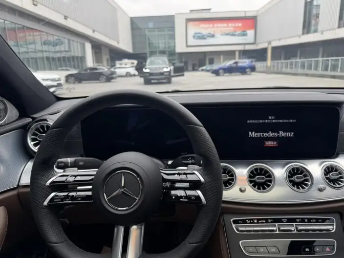 Mercedes-Benz E-Class PHEV 2022 Model E 350 e L sedan – фото 10