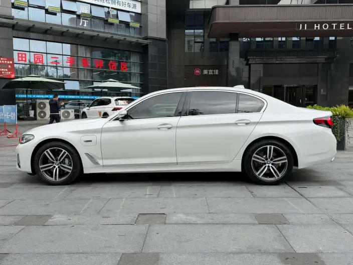 BMW 5 Series PHEV 2021 Model Facelift 535Le Luxury Set – фото 3